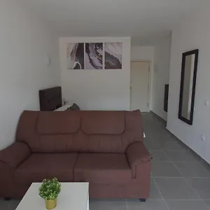 centrico-apartamentos-con-vistas-cerca-de-la-playa.in-canary-islands.com/